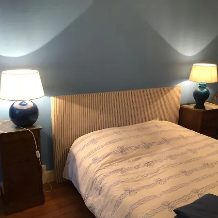 Le Manoir Des Breholles Bed and breakfast Goustranville