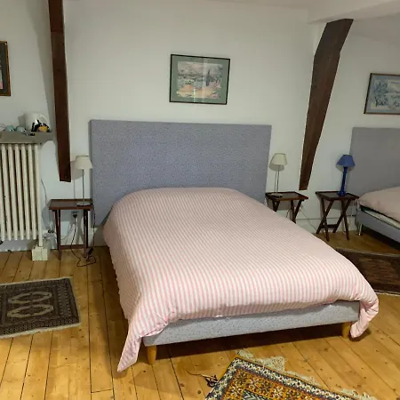 Le Manoir Des Breholles Bed and Breakfast Goustranville