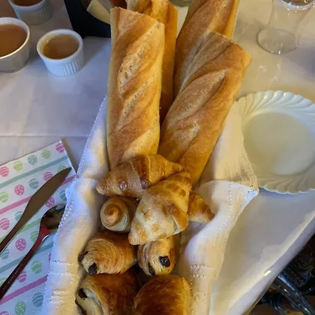 Bed & Breakfast Le Manoir Des Breholles Goustranville