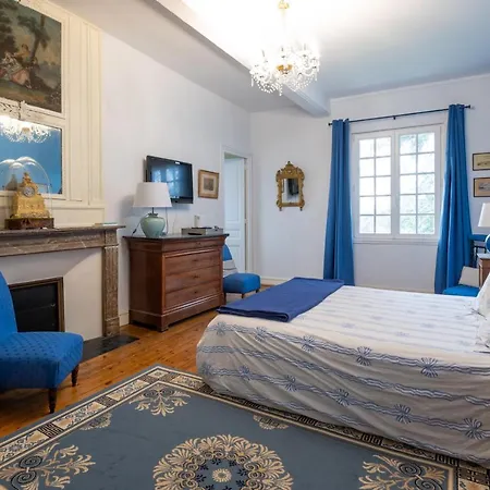 Le Manoir Des Breholles Bed and Breakfast 3*