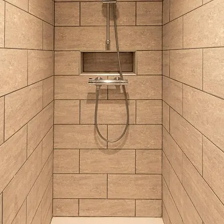 Le Manoir Des Breholles Bed and Breakfast Goustranville