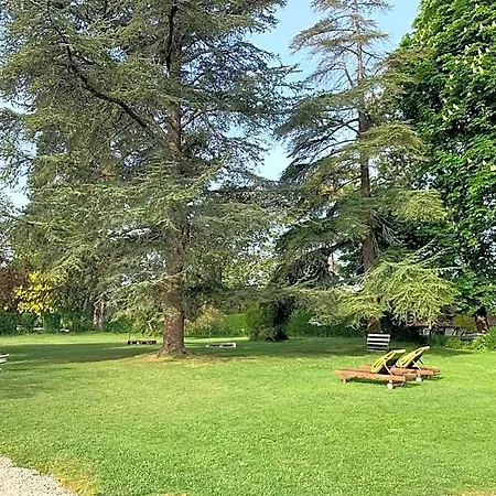 Le Manoir Des Breholles Bed & Breakfast