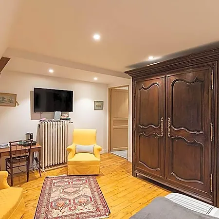 Bed & Breakfast Le Manoir Des Bréholles 3*