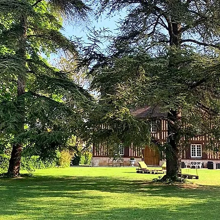 Bed & Breakfast Le Manoir Des Breholles 3*