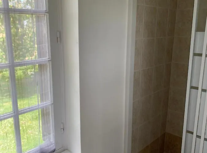 Le Manoir Des Breholles فندق مبيت وإفطار Goustranville