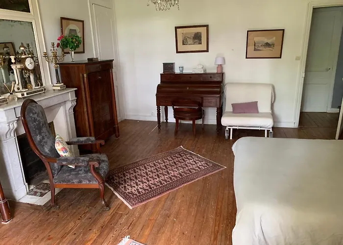 Le Manoir Des Breholles فندق مبيت وإفطار Goustranville