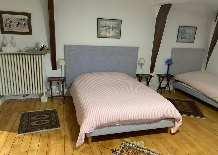 Le Manoir Des Breholles فندق مبيت وإفطار Goustranville