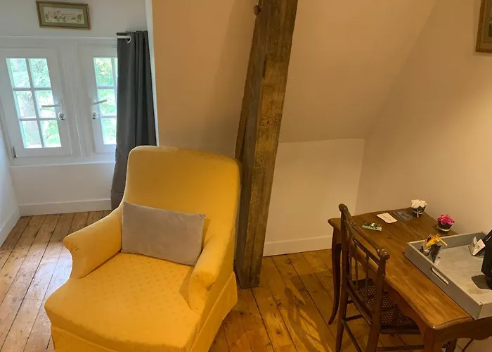 Le Manoir Des Breholles فندق مبيت وإفطار Goustranville