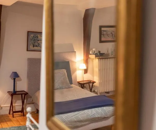 Le Manoir Des Breholles فندق مبيت وإفطار 3*