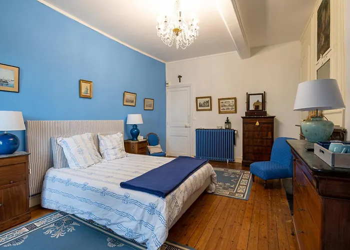 Le Manoir Des Breholles فندق مبيت وإفطار