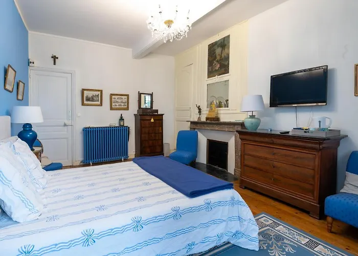 Le Manoir Des Breholles فندق مبيت وإفطار 3*