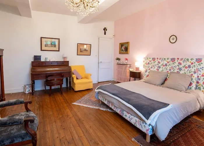 فندق مبيت وإفطار Le Manoir Des Breholles 3*