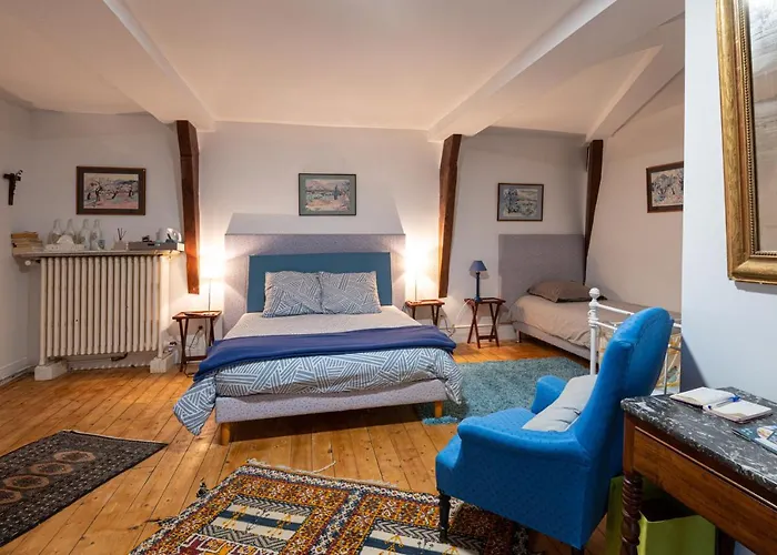 فندق مبيت وإفطار Le Manoir Des Breholles Goustranville