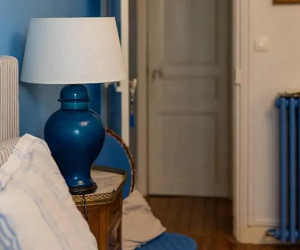 Le Manoir Des Breholles فندق مبيت وإفطار 3*