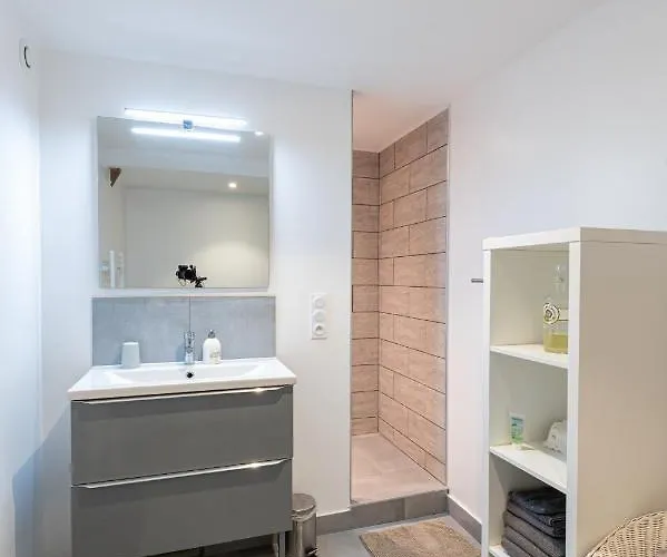 Le Manoir Des Breholles فندق مبيت وإفطار